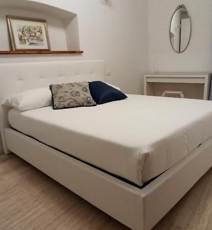 Dimora Tra Ciuchi E Poeti Appartement LʼAquila Buitenkant foto