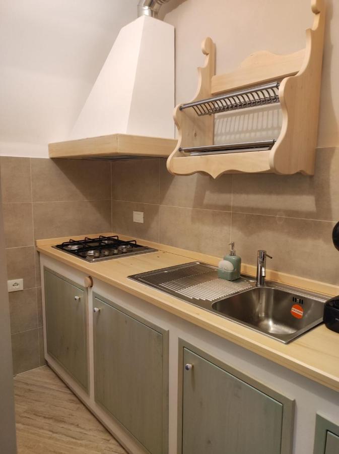 Dimora Tra Ciuchi E Poeti Appartement LʼAquila Buitenkant foto