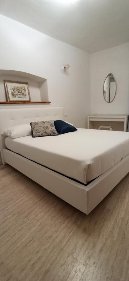 Dimora Tra Ciuchi E Poeti Appartement LʼAquila Buitenkant foto